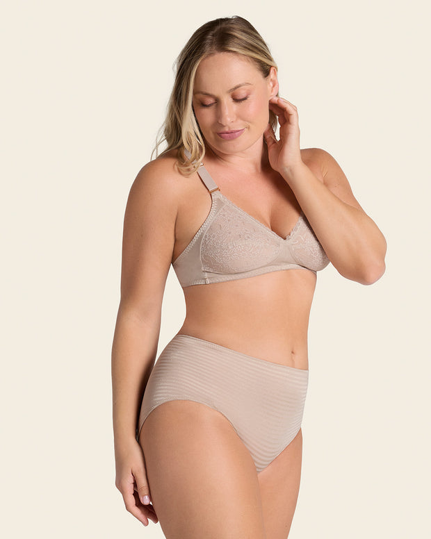 Extra coverage support wireless bra with lace cups