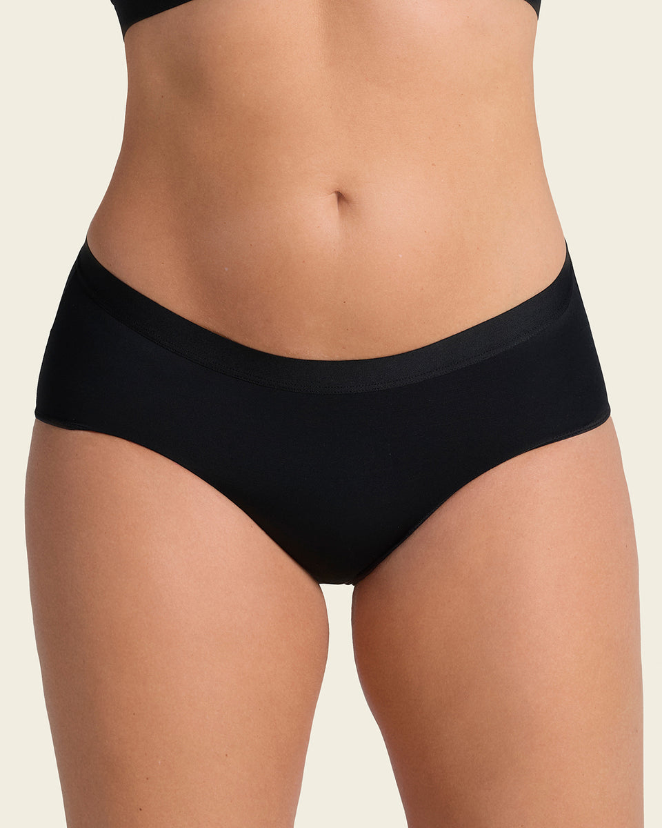 Semi low-rise smooth hiphugger panty