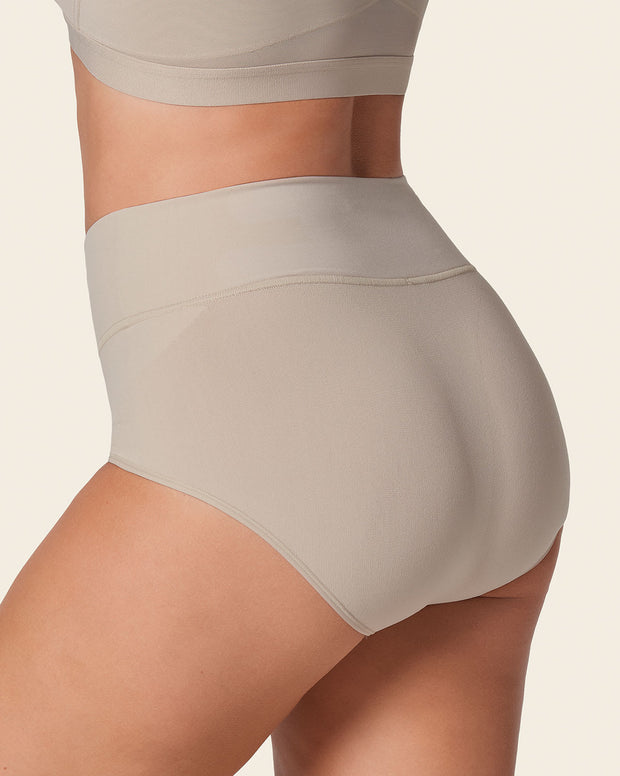 High-waisted classic smoothing brief